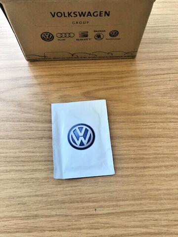 Genuine Volkswagen Sunglasses Cleaning Wipe x 1 - 000087703P - New - Top Quality