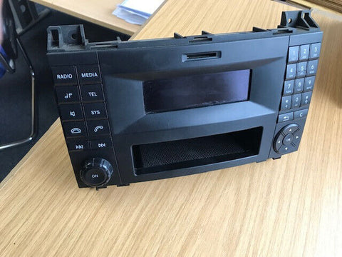 MERCEDES SPRINTER STEREO RADIO HEAD UNIT - A9069029001 - W906 06-18 - FAULTY