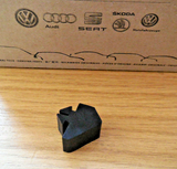 VW CADDY MK1 14d Pickup 79-94 - NOS tailgate Bump Stop Buffer rubber 179829243B