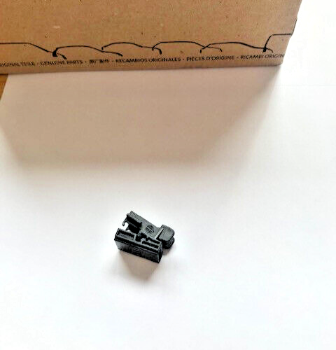 Volkswagen Transporter T5 driver window switch PLUG - plug only - genuine VW