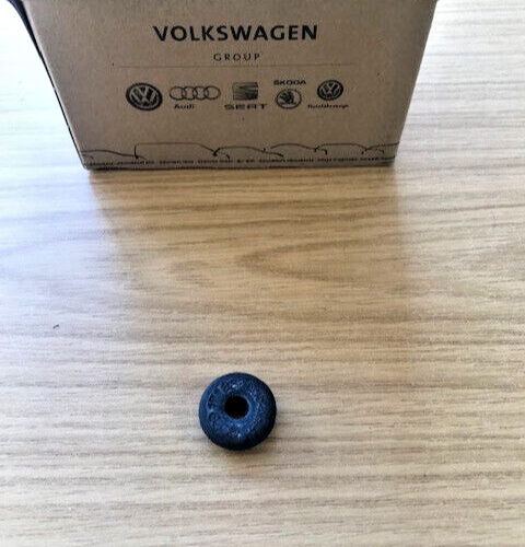 VW Caddy Golf MK1 79-92 - bonnet stay pivot rubber grommet 171823395 - Genuine